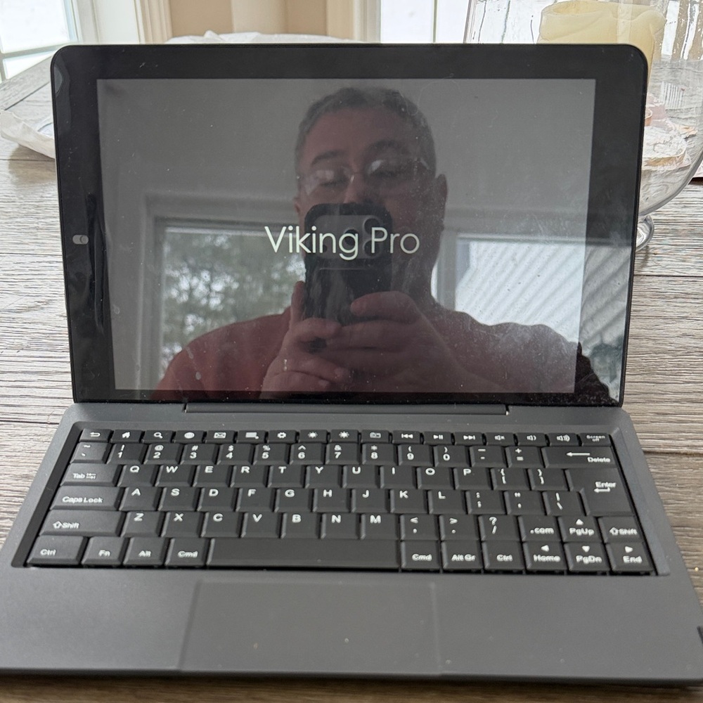 RCA Viking Pro 10" 2-in-1 Tablet 32GB Quad Core Charcoal Laptop Computer